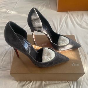Brand new Christian Louboutin Iriza 100 suede pump never worn